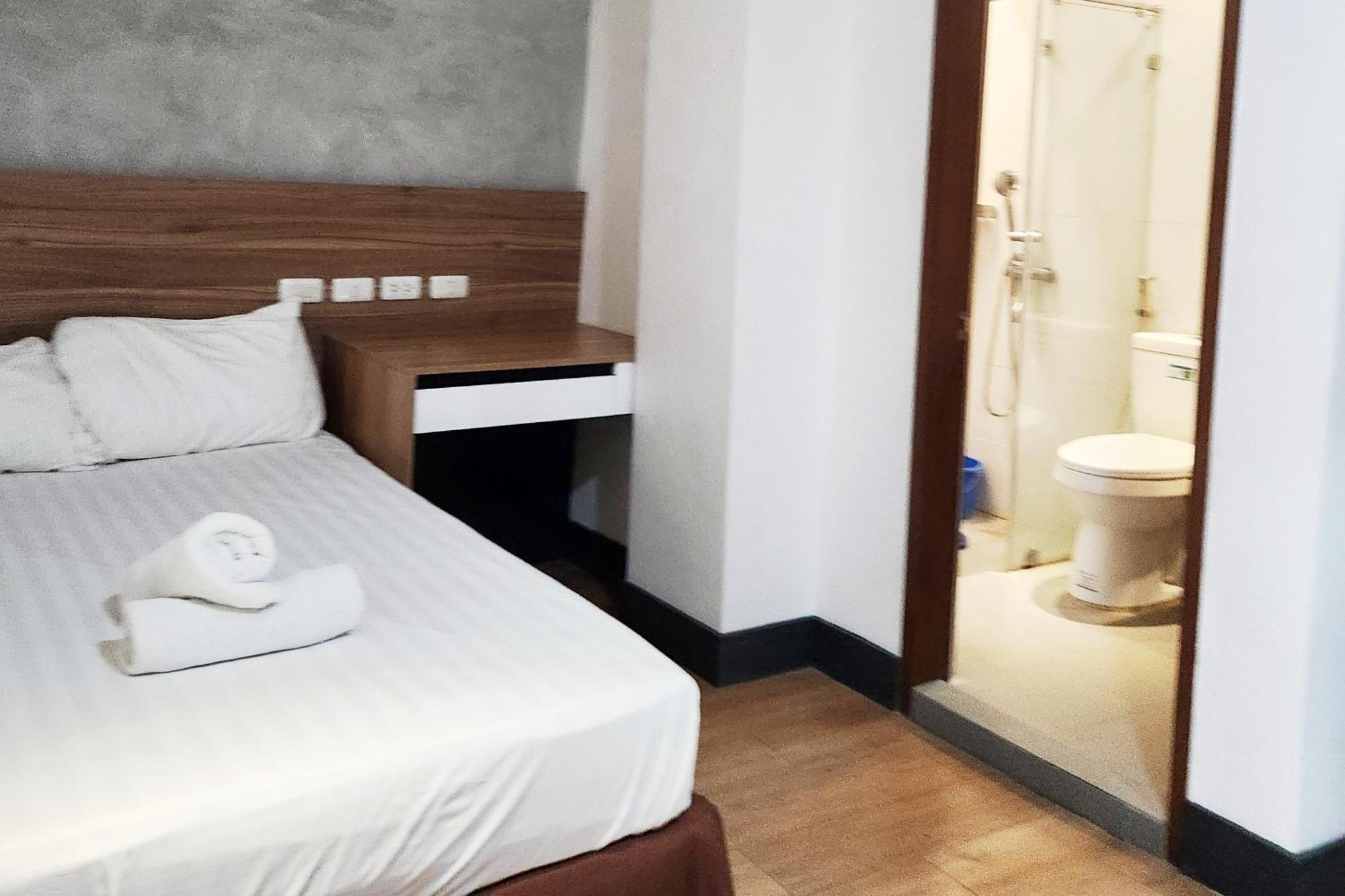 Boulevard Pension Hotel 宿务 外观 照片