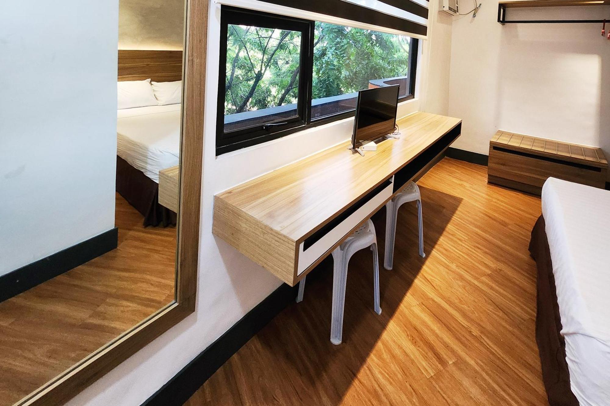 Boulevard Pension Hotel 宿务 外观 照片