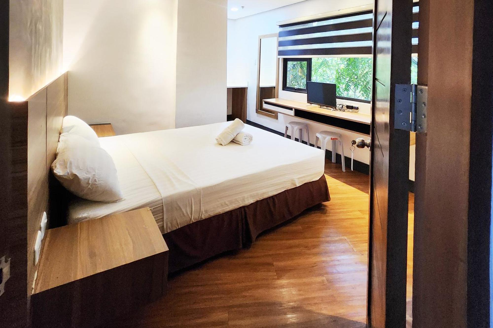 Boulevard Pension Hotel 宿务 外观 照片