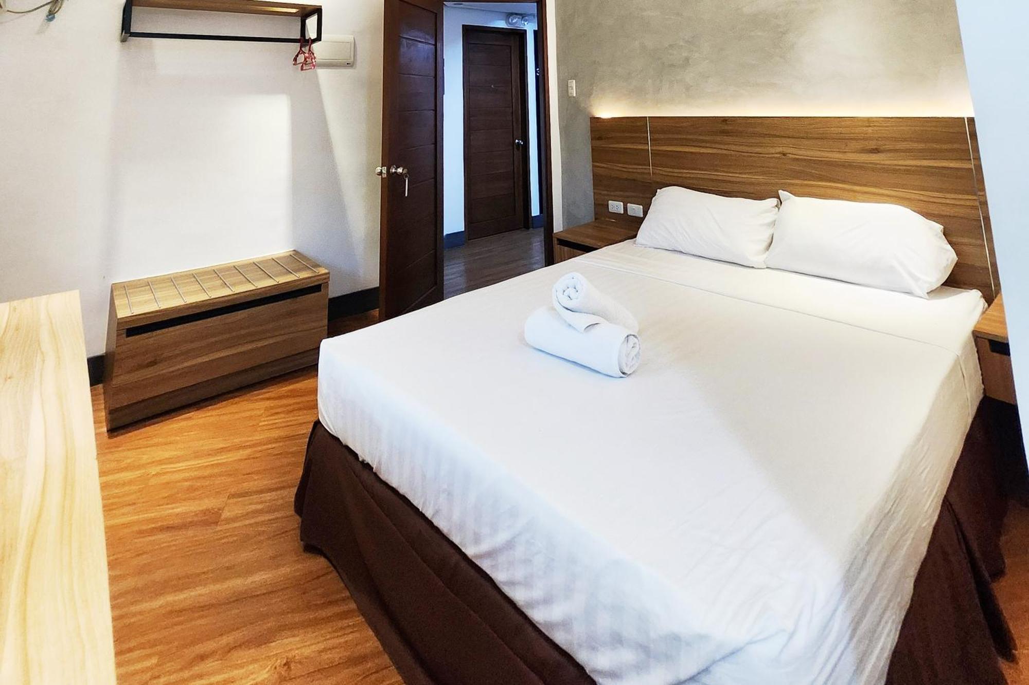 Boulevard Pension Hotel 宿务 外观 照片