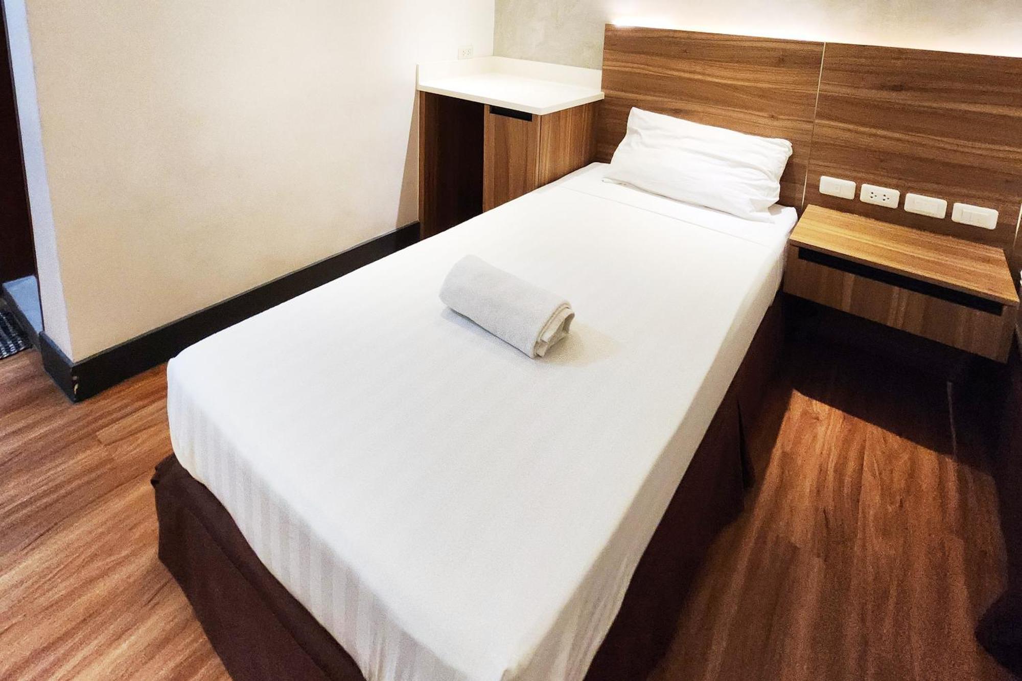 Boulevard Pension Hotel 宿务 外观 照片