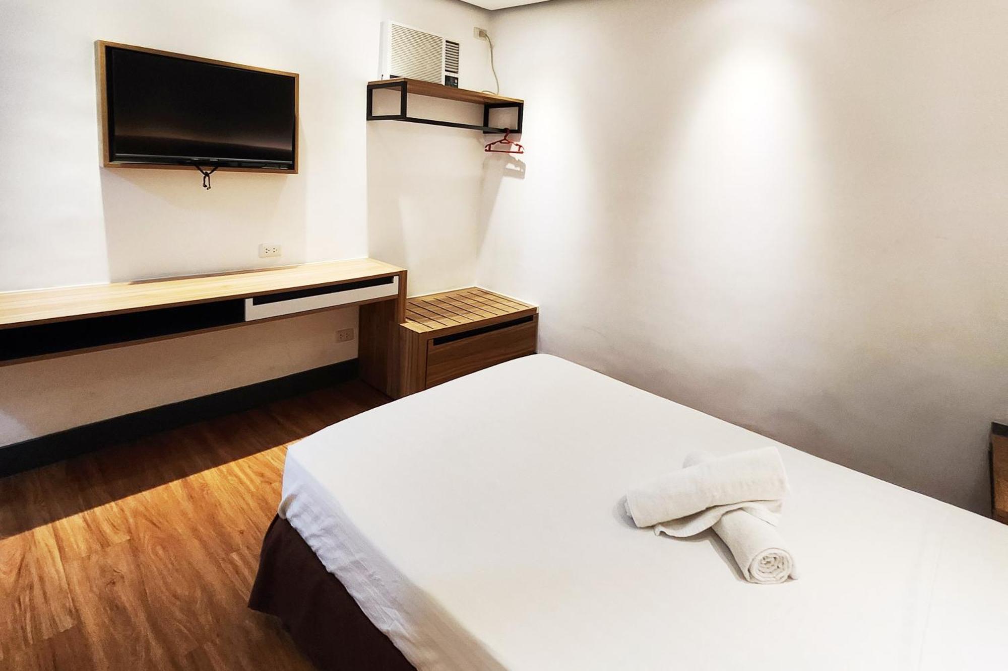 Boulevard Pension Hotel 宿务 外观 照片