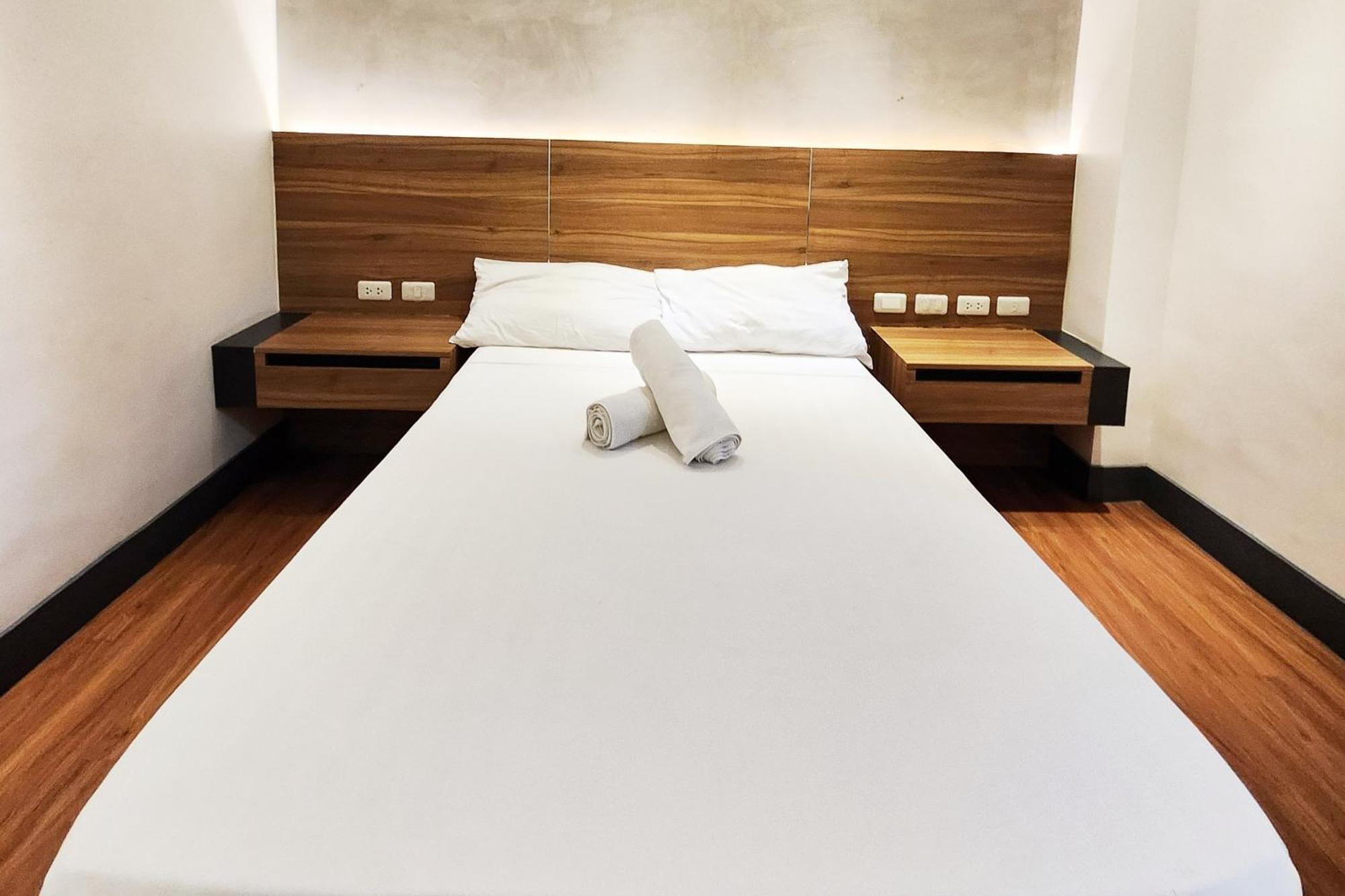 Boulevard Pension Hotel 宿务 外观 照片