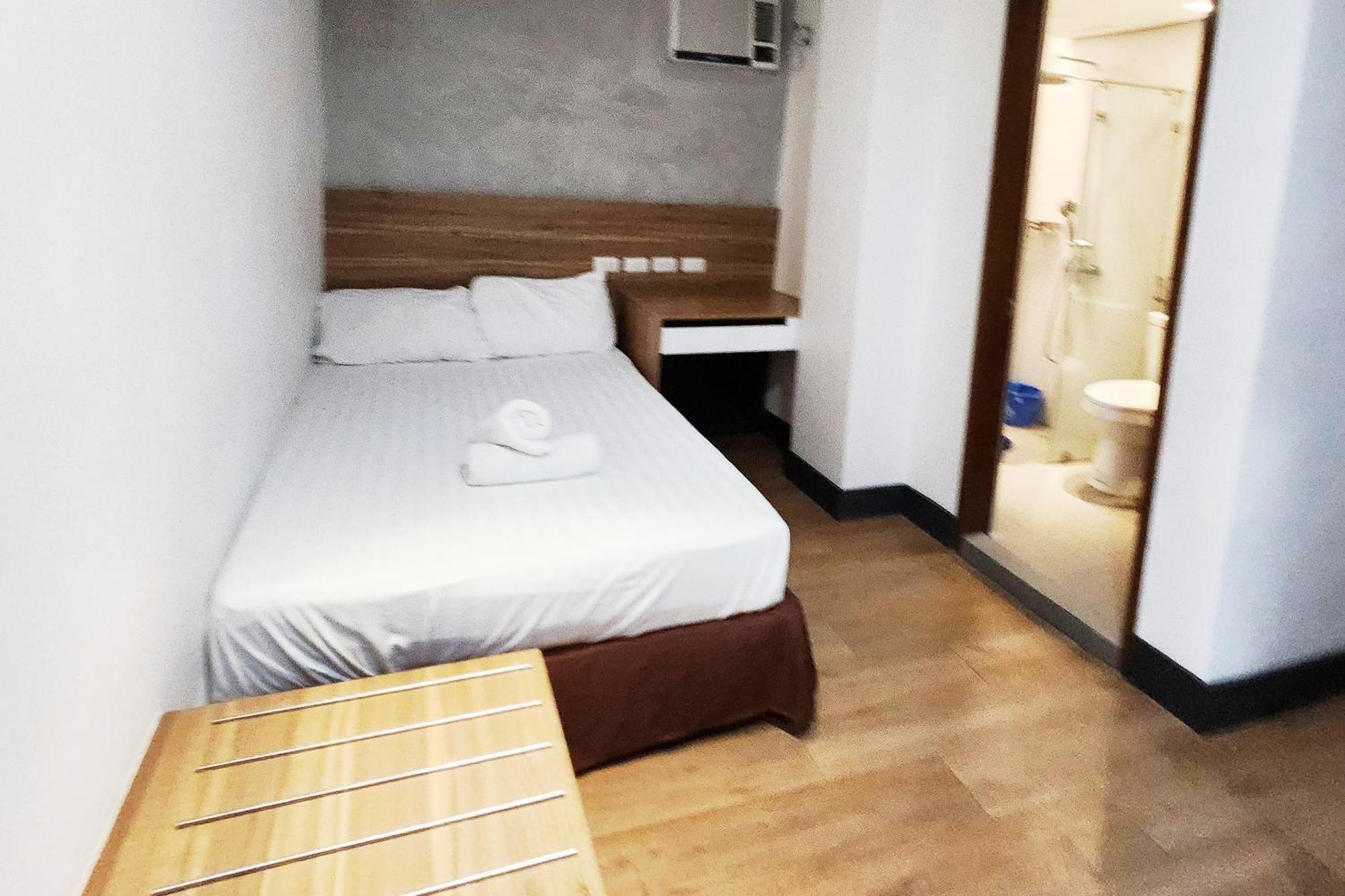 Boulevard Pension Hotel 宿务 外观 照片