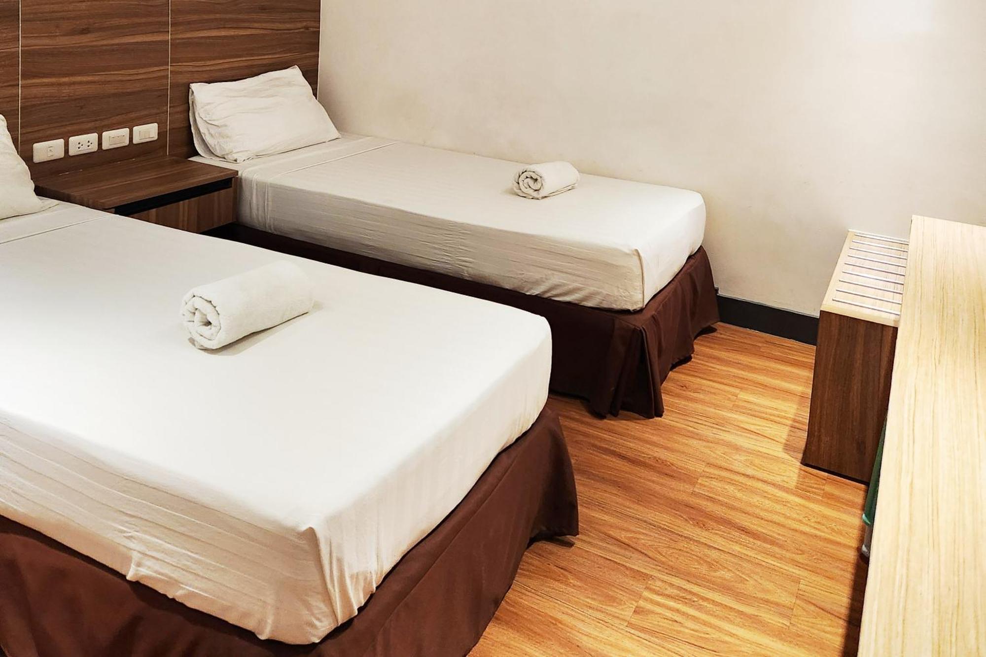 Boulevard Pension Hotel 宿务 外观 照片