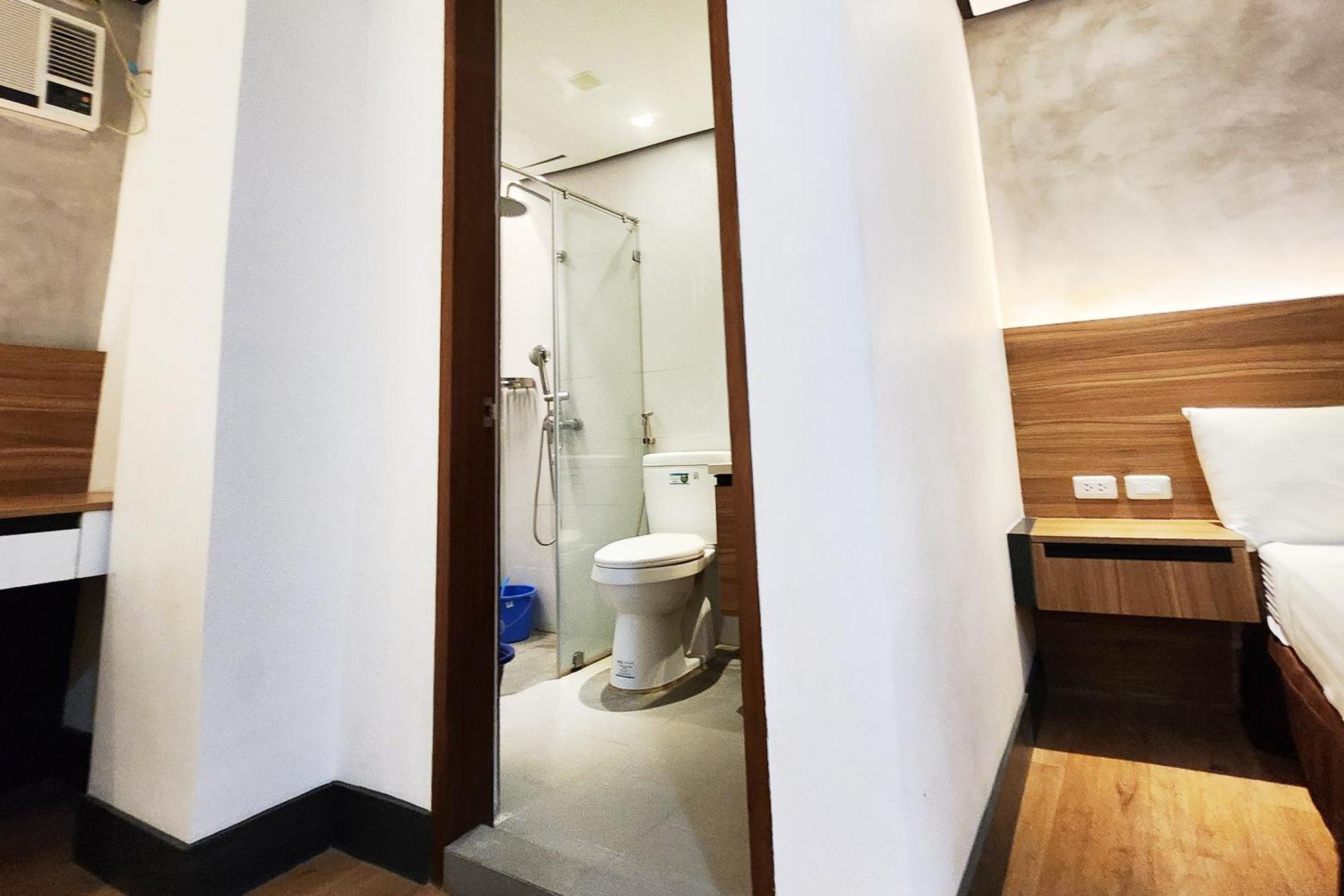 Boulevard Pension Hotel 宿务 外观 照片