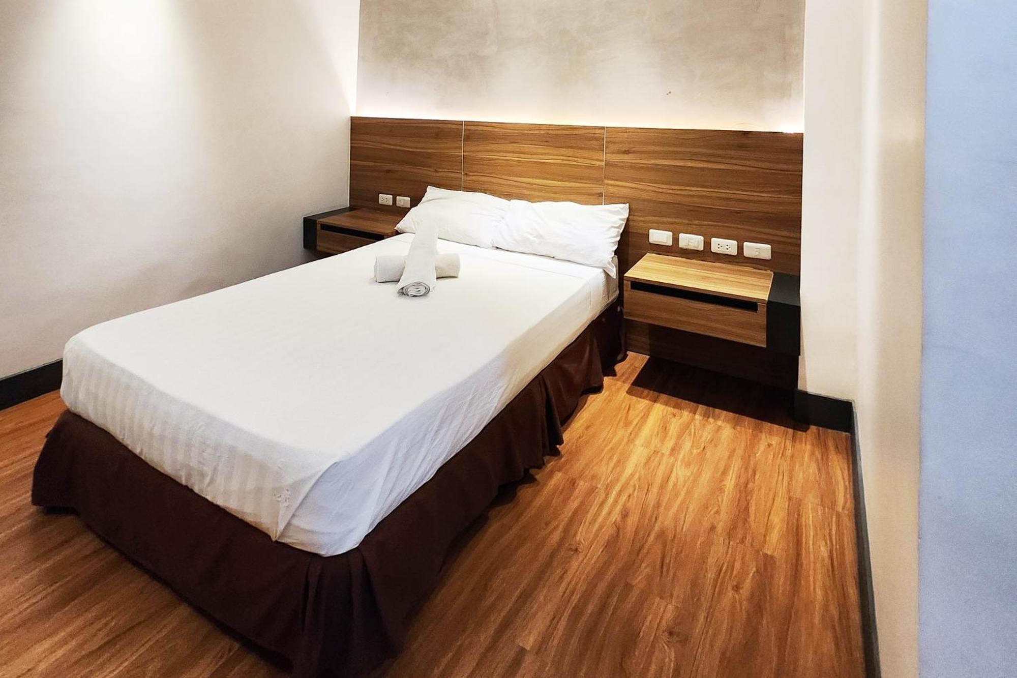 Boulevard Pension Hotel 宿务 外观 照片
