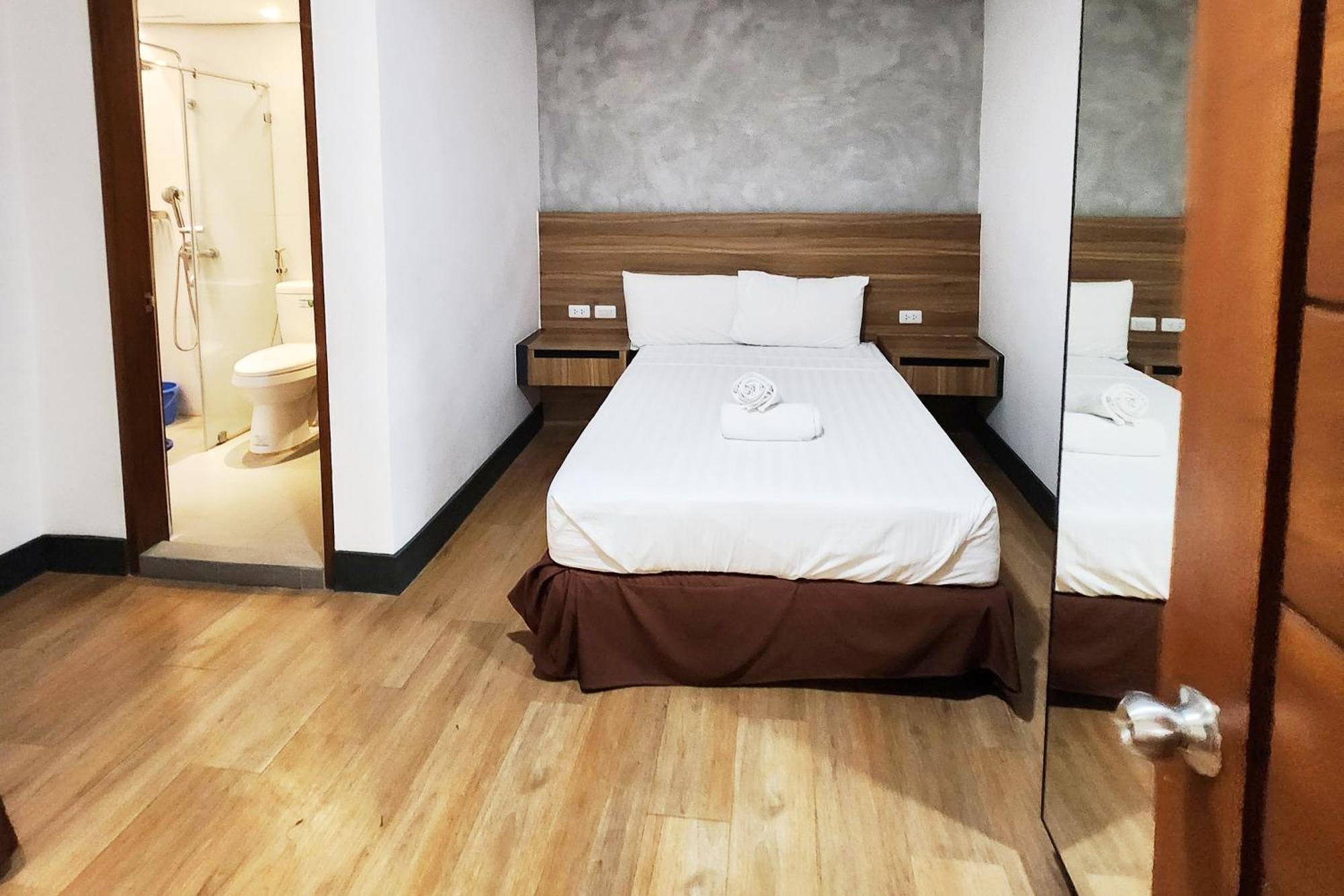 Boulevard Pension Hotel 宿务 外观 照片