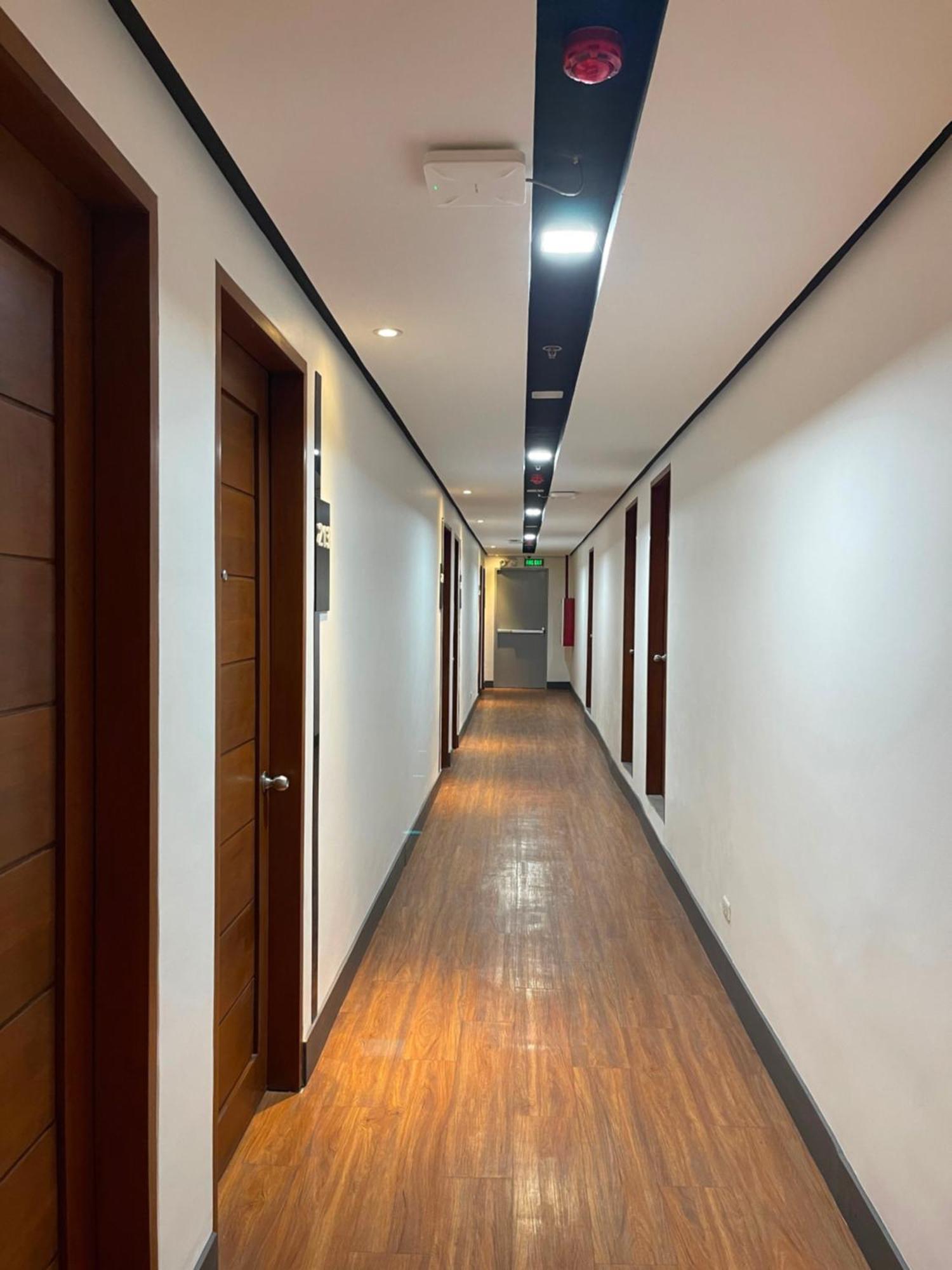 Boulevard Pension Hotel 宿务 外观 照片